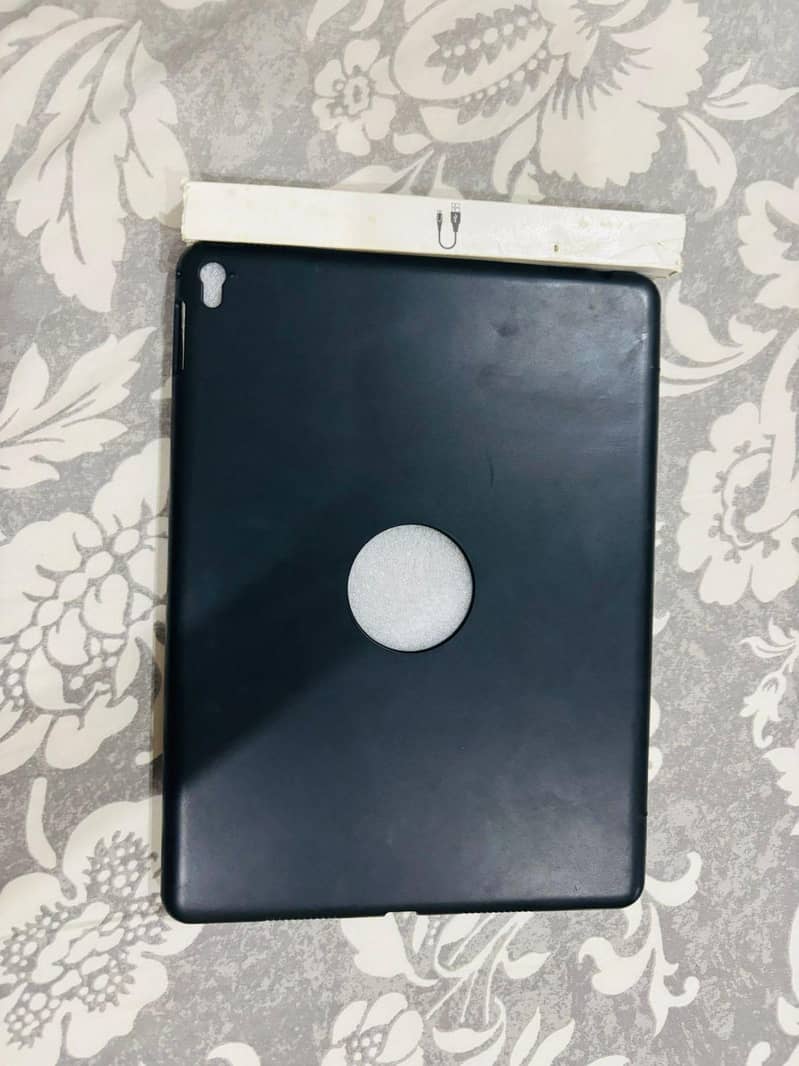 Wireless Bluetooth Keyboard Case for iPad 6