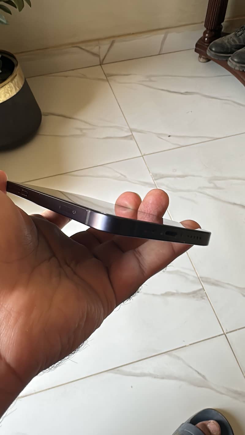 Apple iPhone 12 1