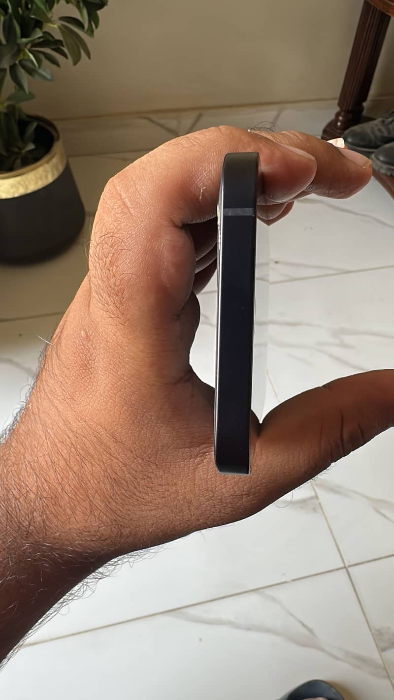 Apple iPhone 12 2