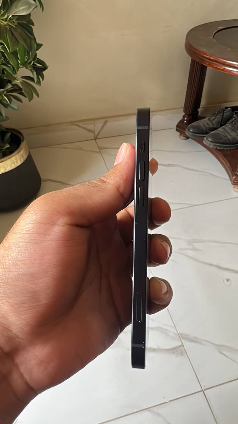Apple iPhone 12 3