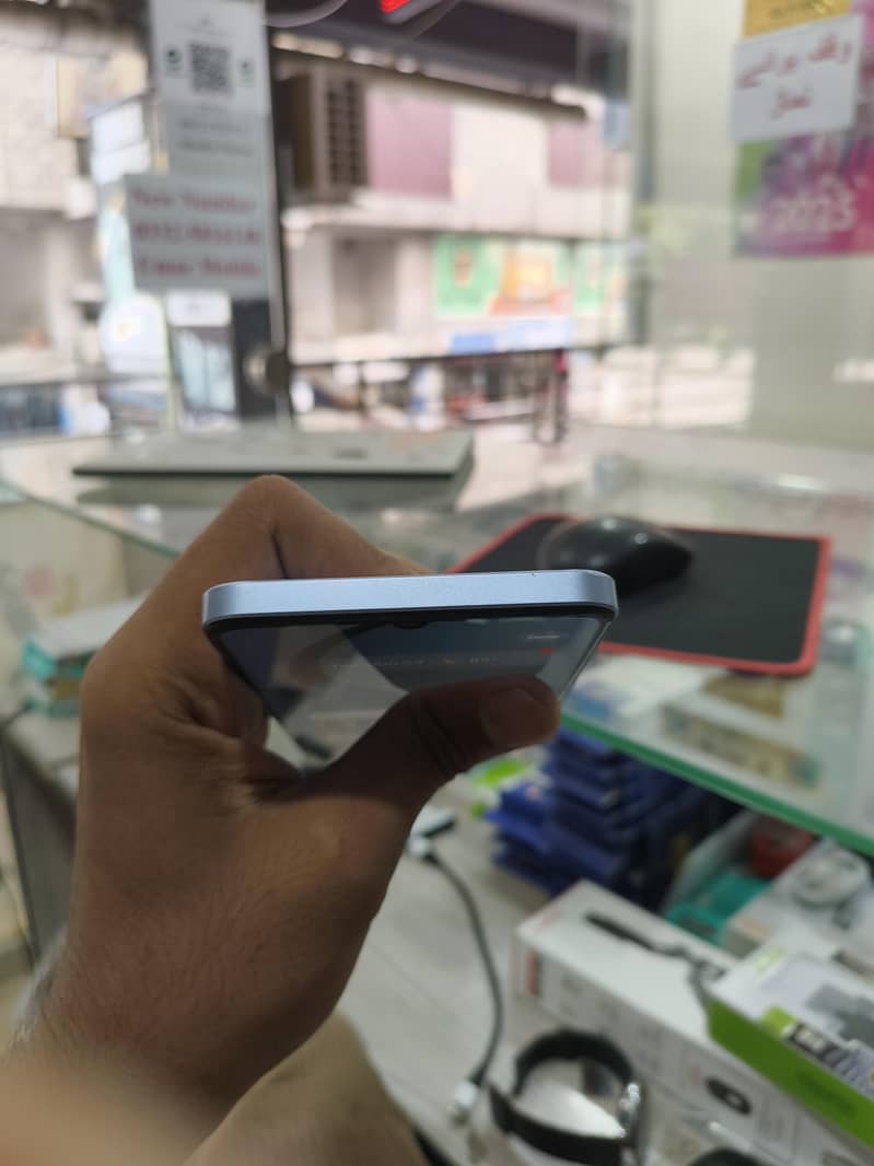 Realme Note 60 4