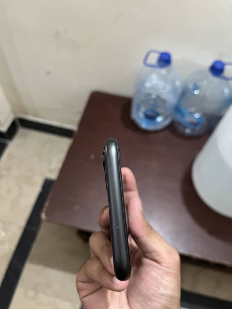 Apple iPhone 11 5