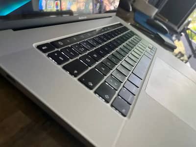 MacBook Pro 16" (2019) i9 | 16 GB RAM