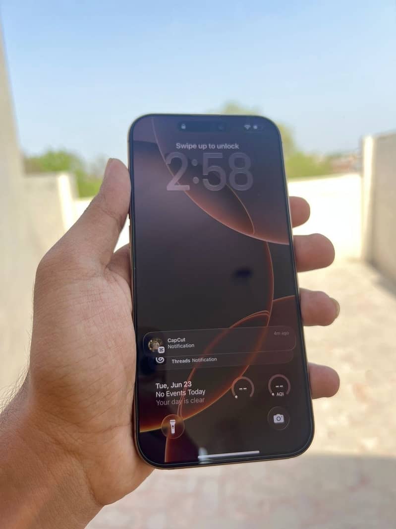 Apple iPhone 16 Pro Max 2