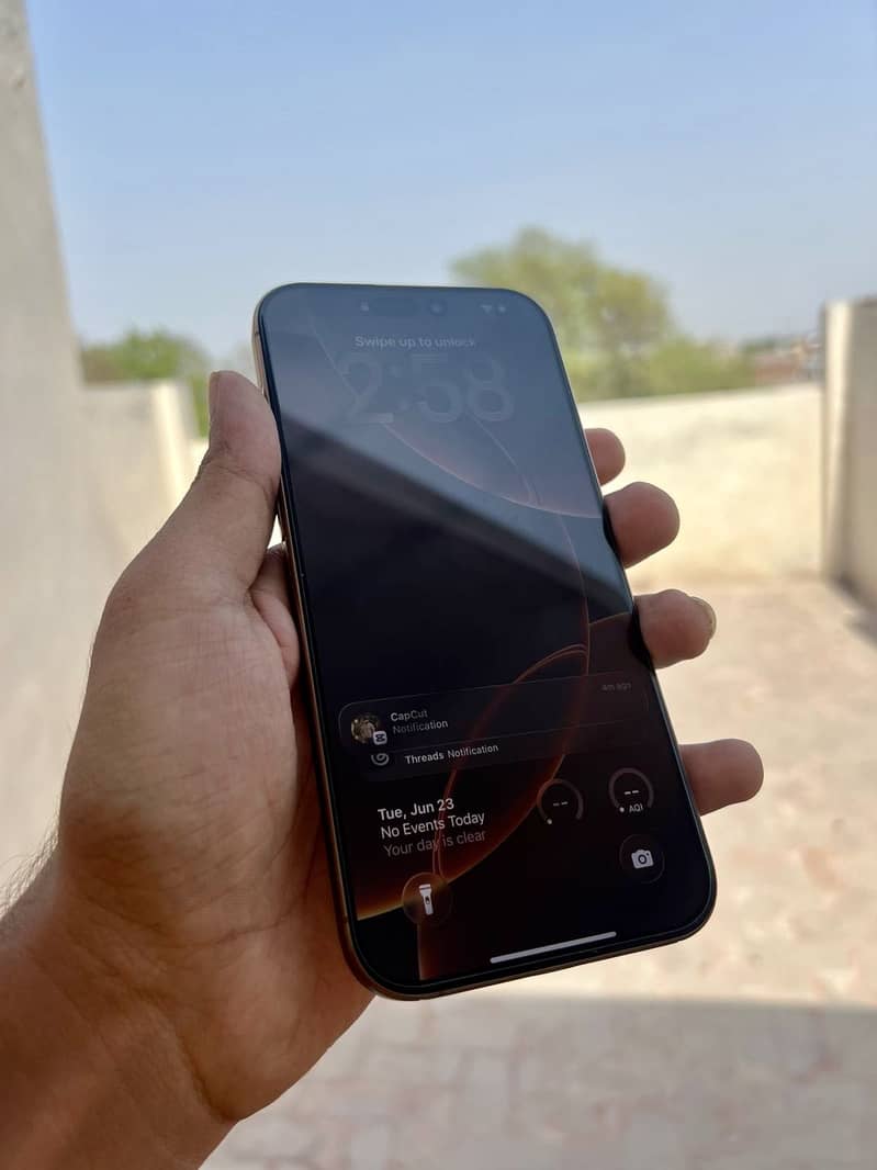 Apple iPhone 16 Pro Max 5
