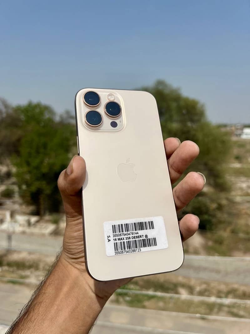 Apple iPhone 16 Pro Max 6