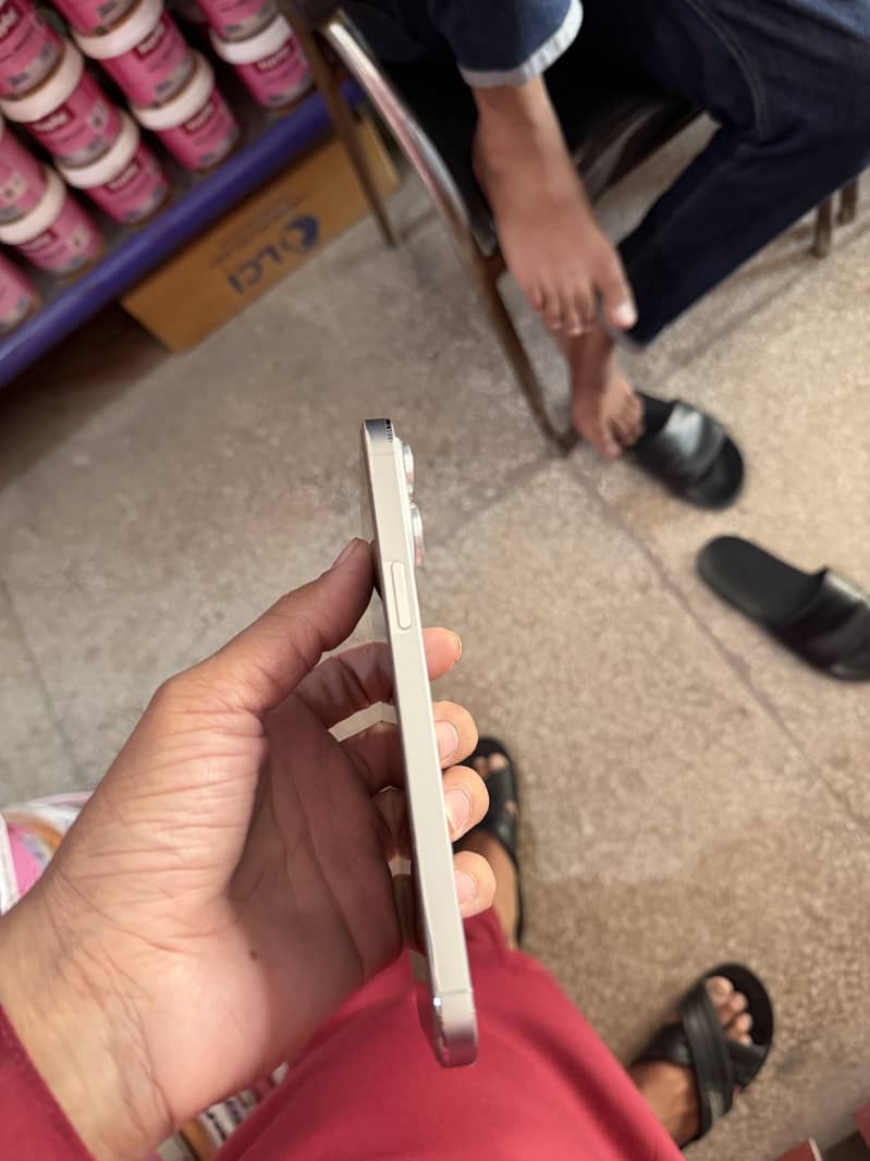 Apple iPhone 14 Pro Max 0