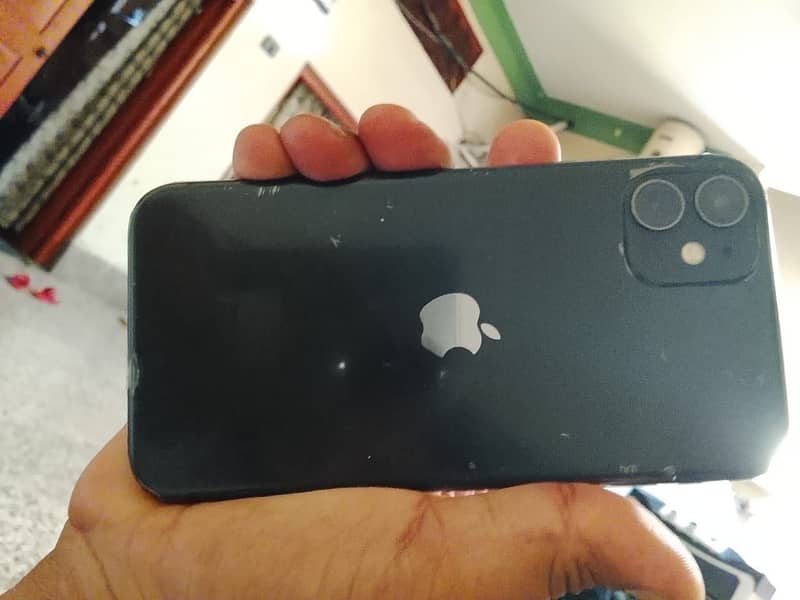 Apple iPhone 11 4