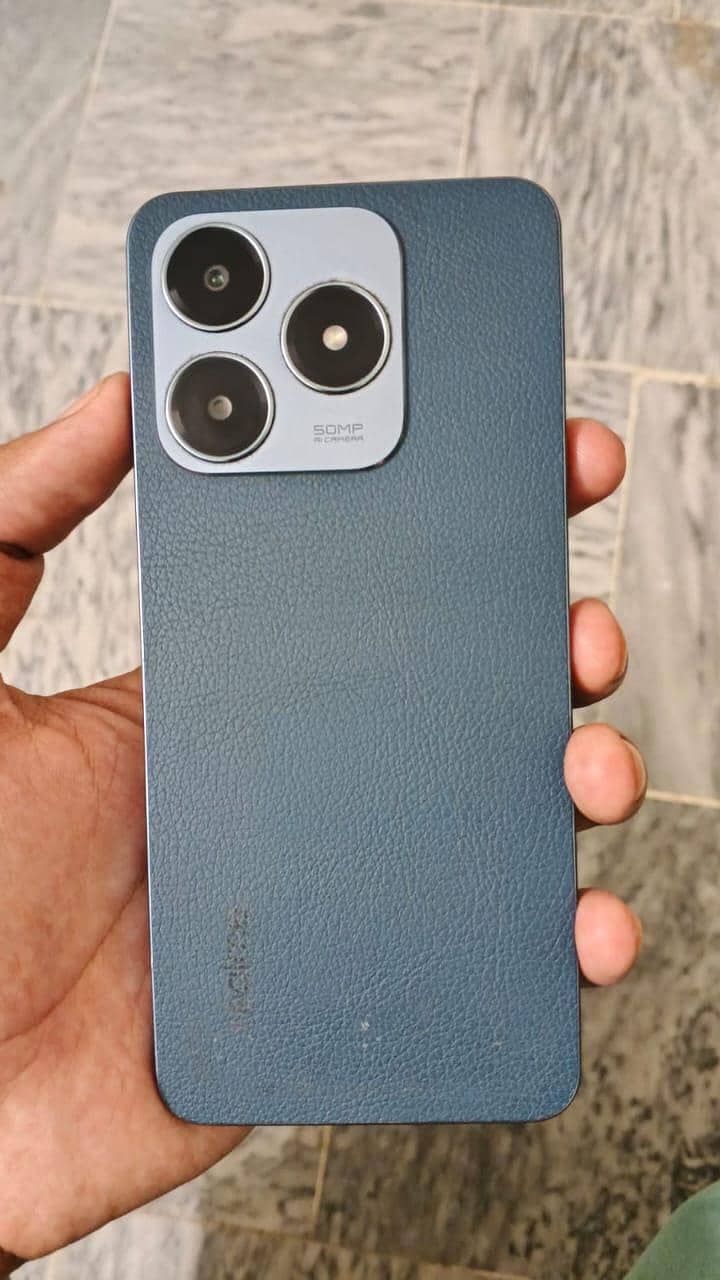 Realme C63 1