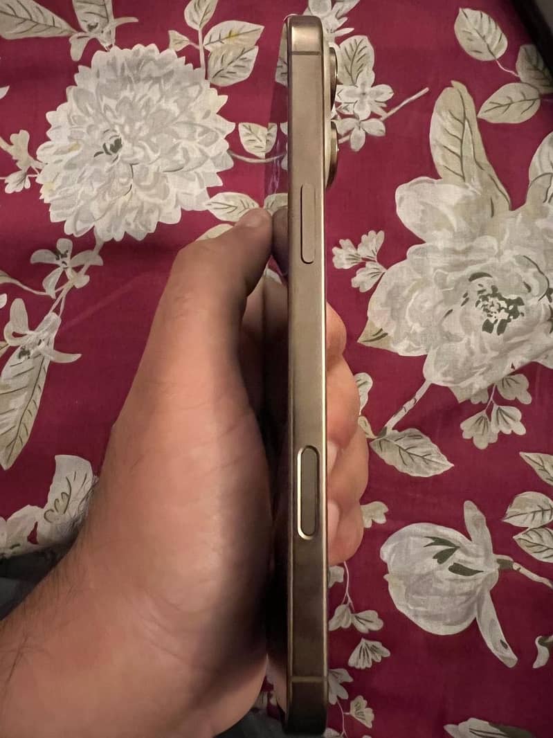 iPhone 16 pro max 1