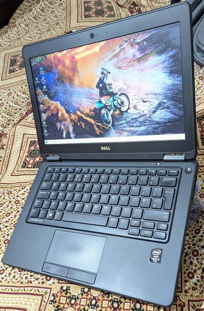 i5, 5th, 10/10, backlit keyboard