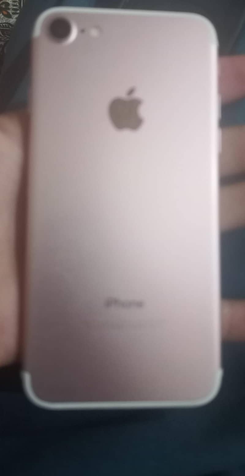 Apple iPhone 7 0