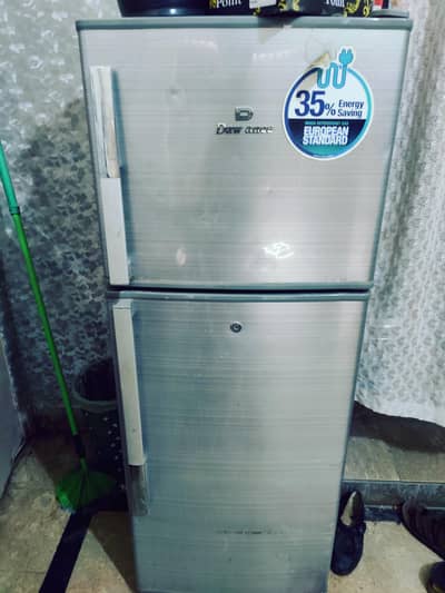 Refrigerator Dawlance company compassir kharab hai