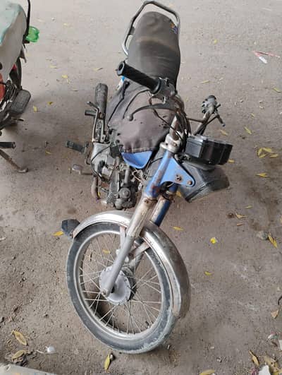 Yamaha 100 Junoon For Sale – Good Condition & Running Smooth.