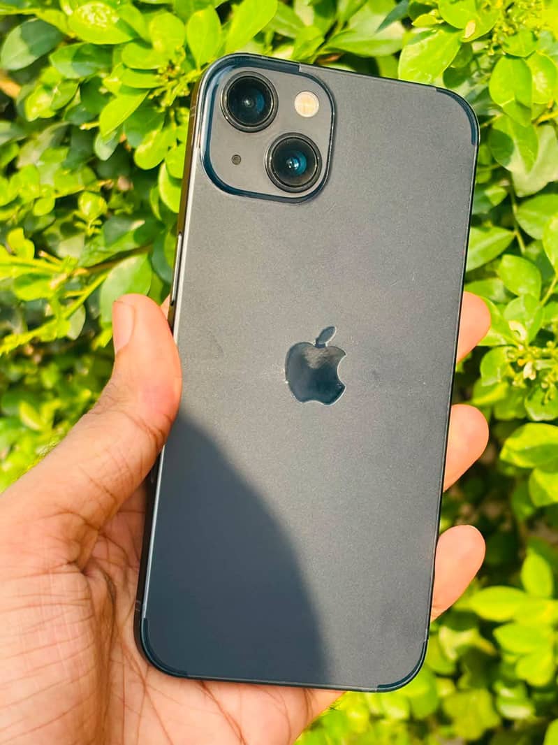 Apple iPhone 13 4