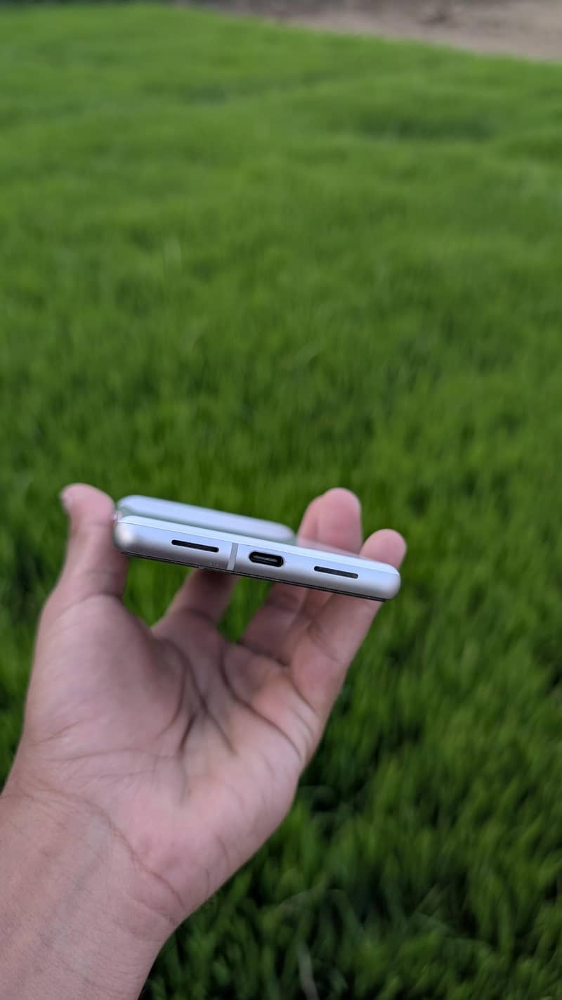 Google Pixel 7 5