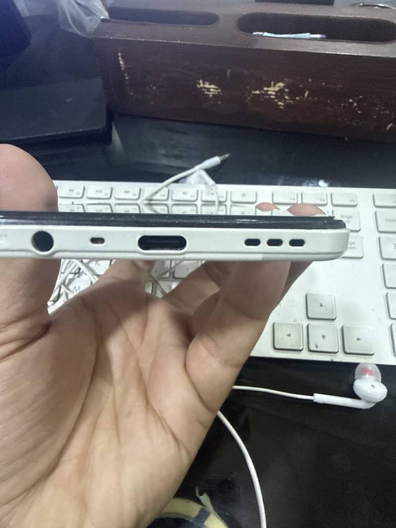 OppoF17 2