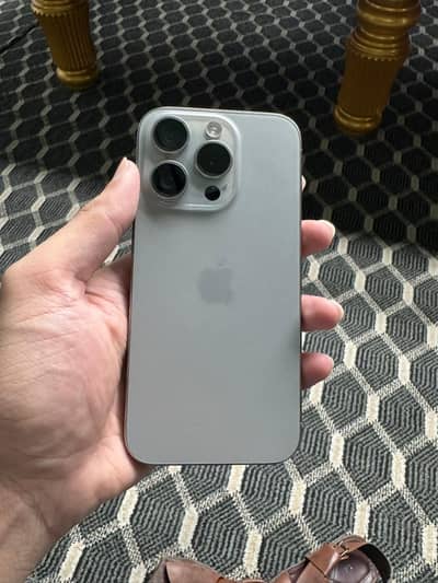 Apple iPhone 15 Pro factory unlock.      11/12/13/14/15/16/17