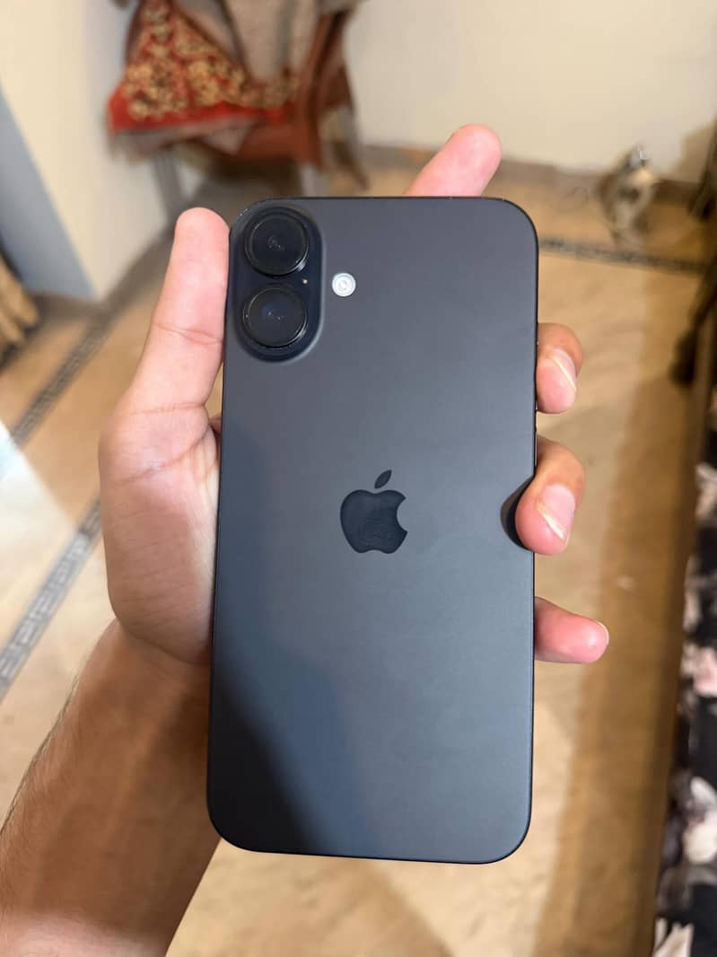 Apple iPhone 16 Plus 0