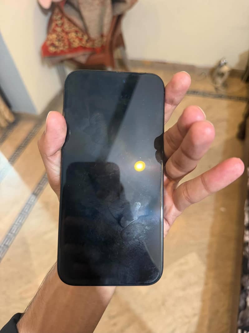 Apple iPhone 16 Plus 1