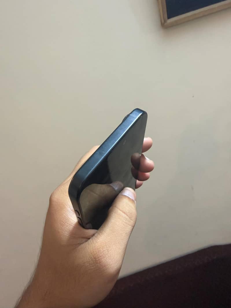 Apple iPhone 16 Plus 3