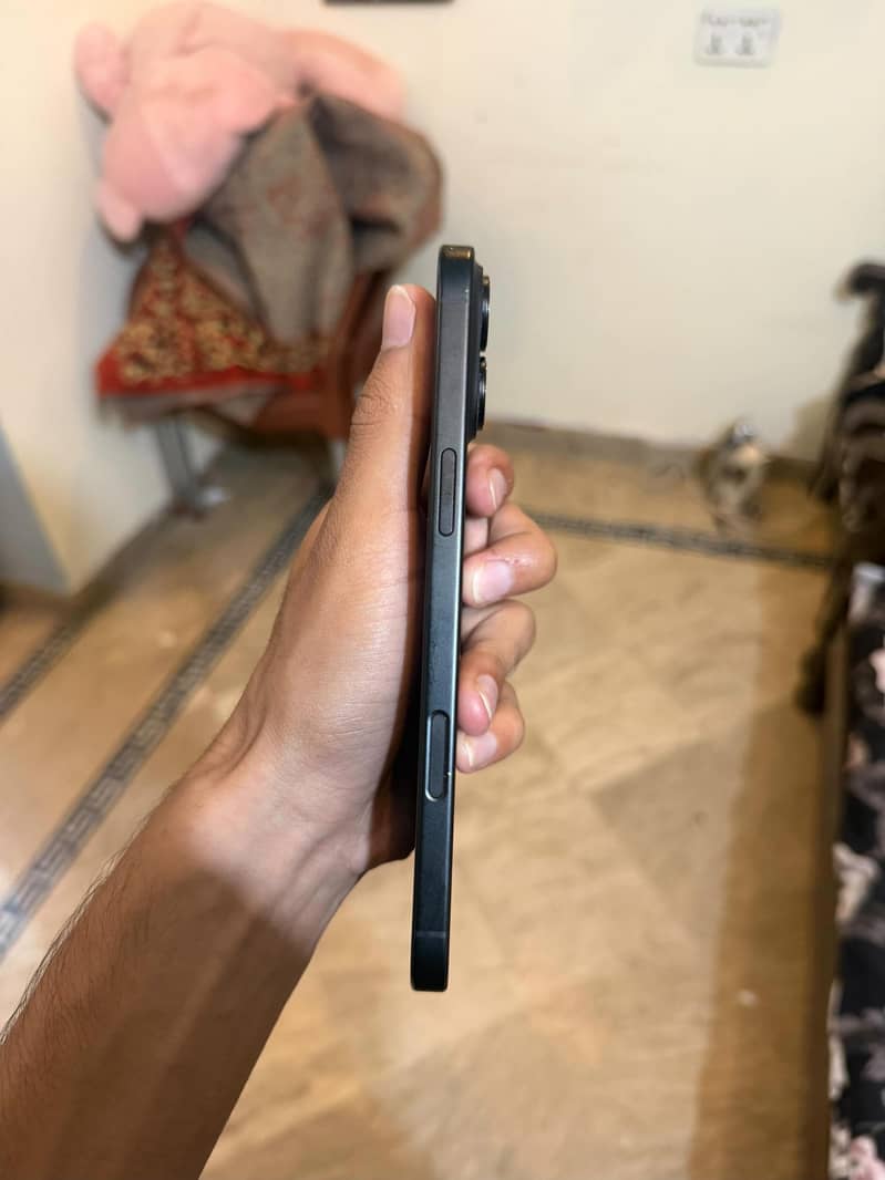 Apple iPhone 16 Plus 4