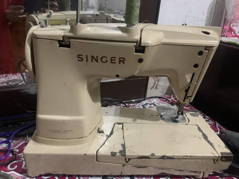 Singer sewing machine 1