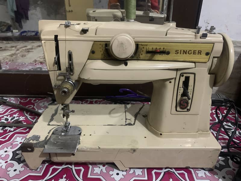 Singer sewing machine 4