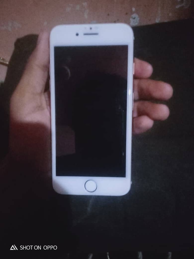 Apple iPhone 8 4
