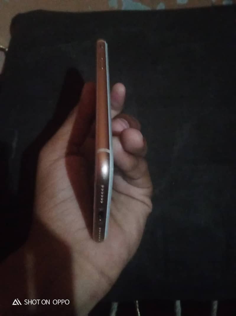 Apple iPhone 8 5