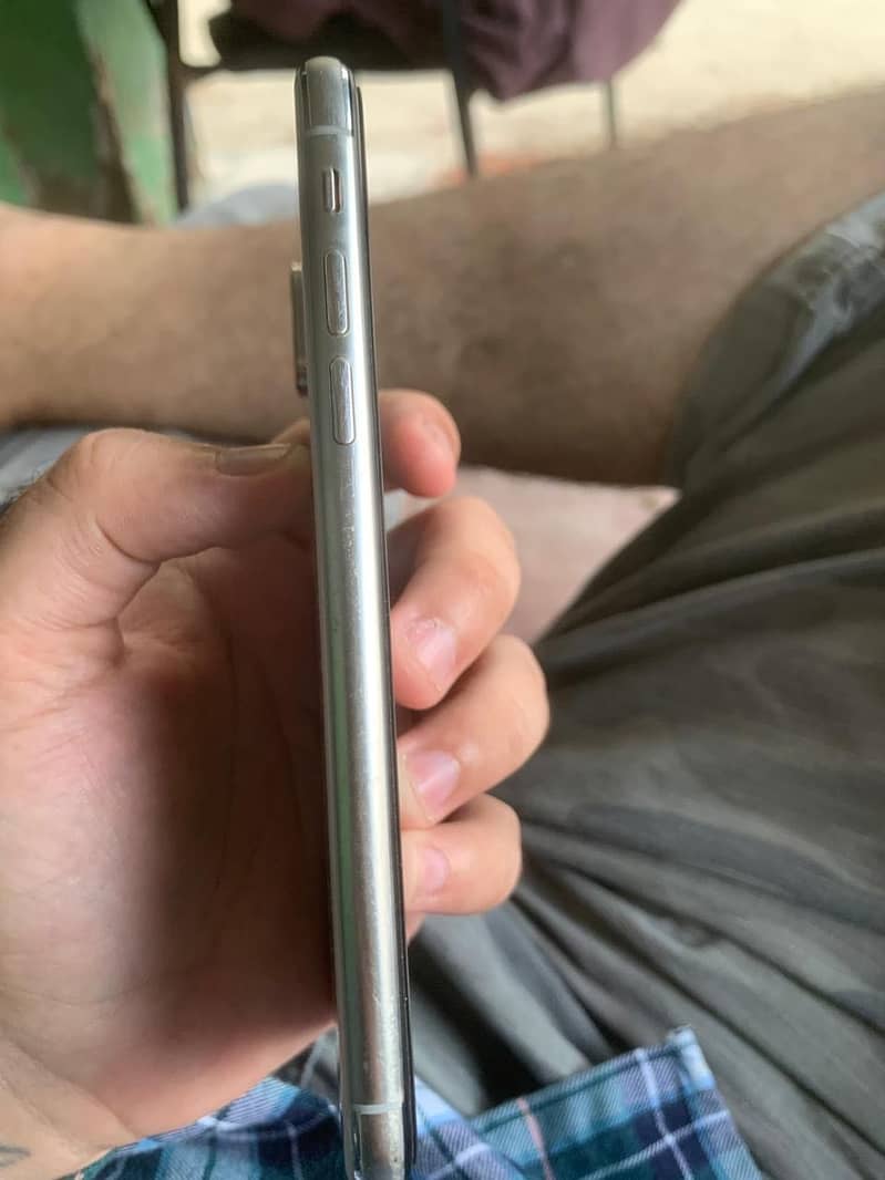 Apple iPhone X 0