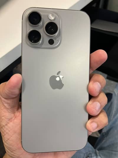 Apple iPhone 16 Pro Max