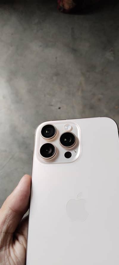 Apple iPhone 16 Pro Max