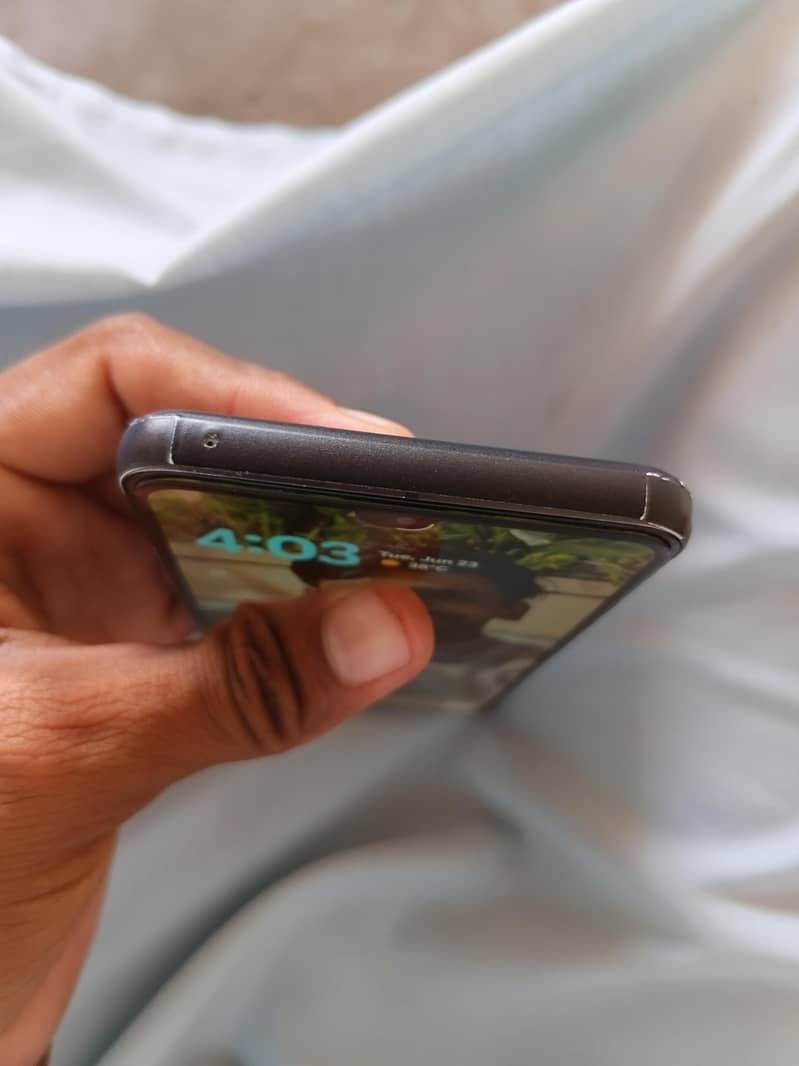 Google Pixel 8 3