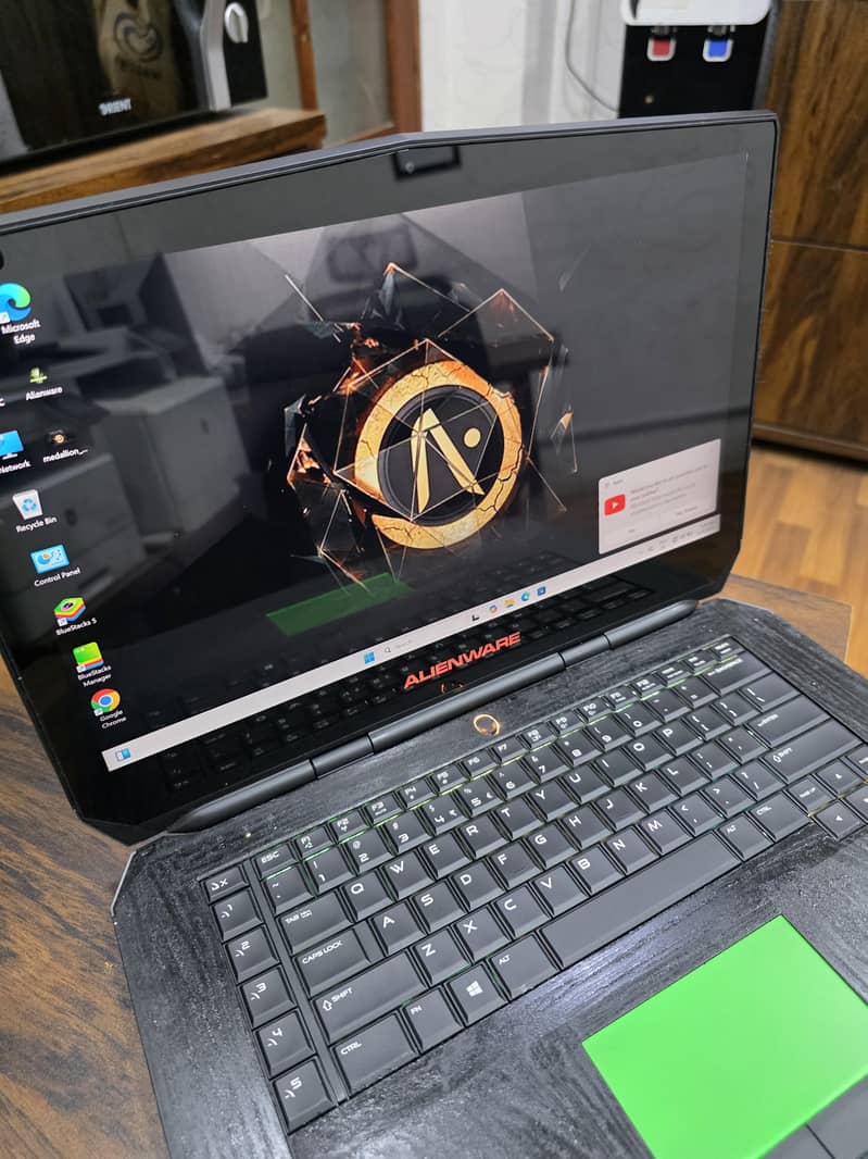 Alienware 15 gaming machine 1