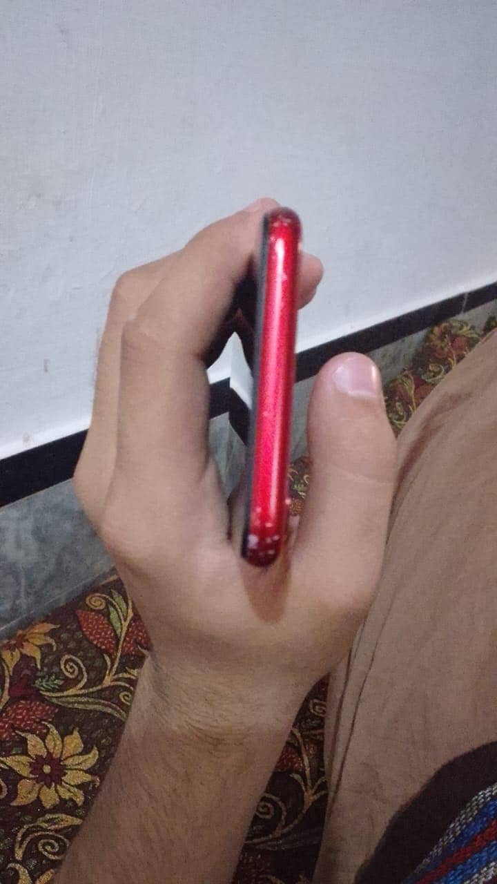 Apple iPhone 8 3