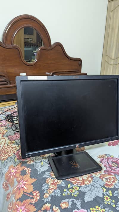 HP 24inch Monitor 1920x1200 [Rotatable 90]