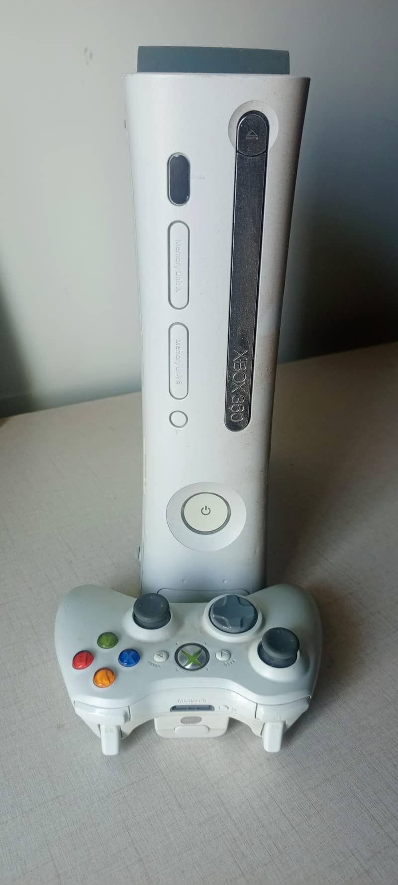 Xbox 360 Elite Version with Box 1