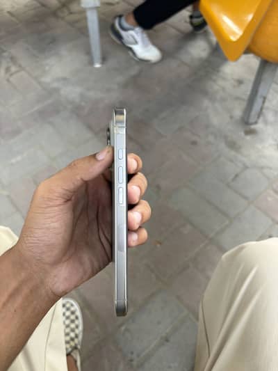 Apple iPhone 16 Pro