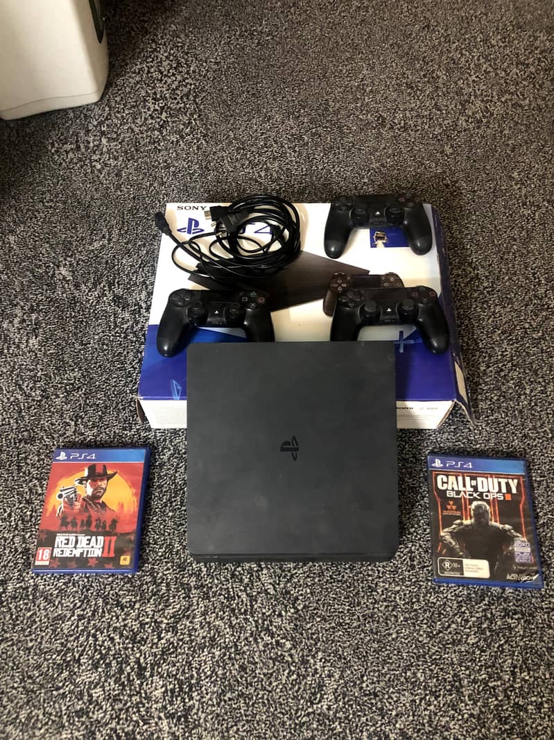 PS4 slim 5