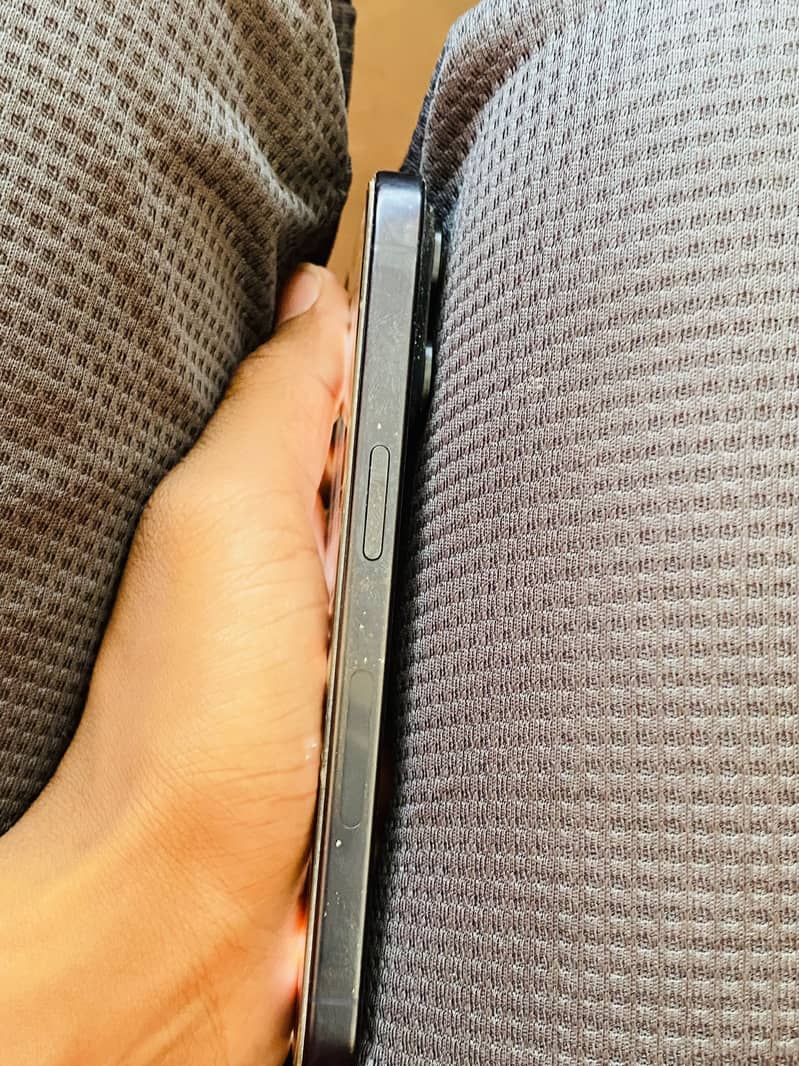iPhone 15 Pro 6