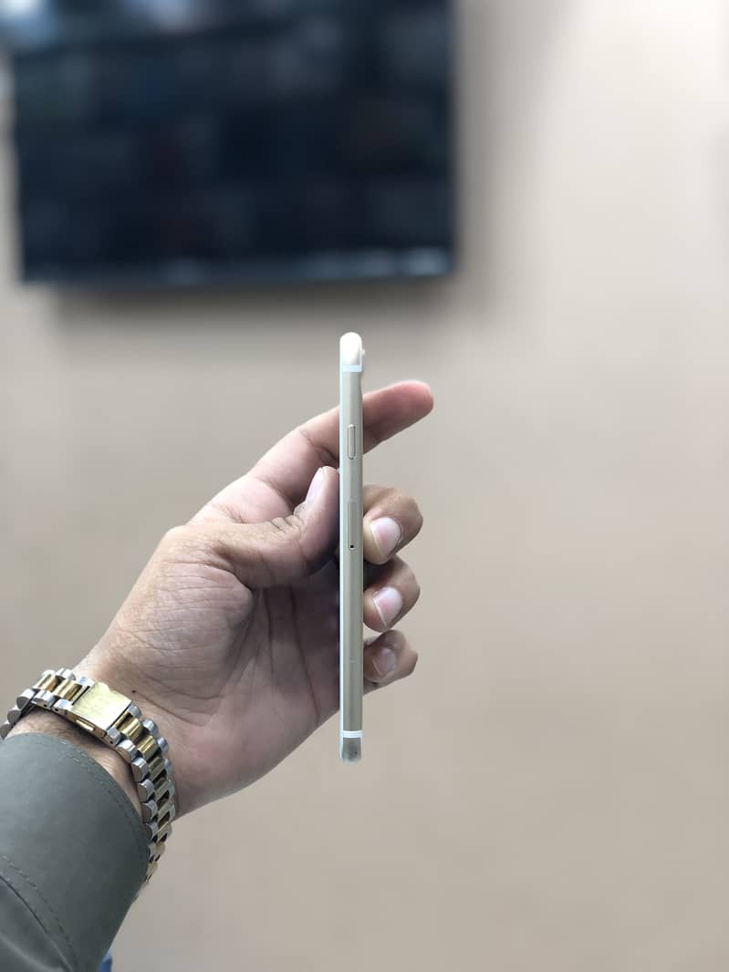 Apple iPhone 7 2