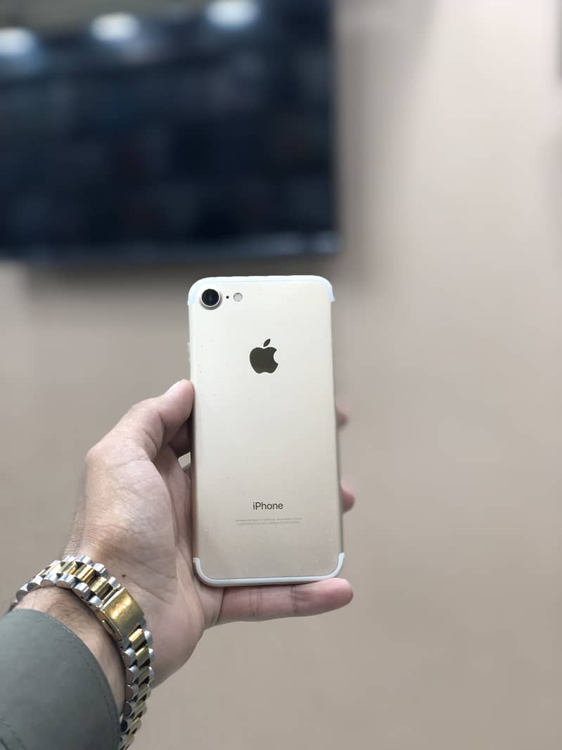 Apple iPhone 7 3