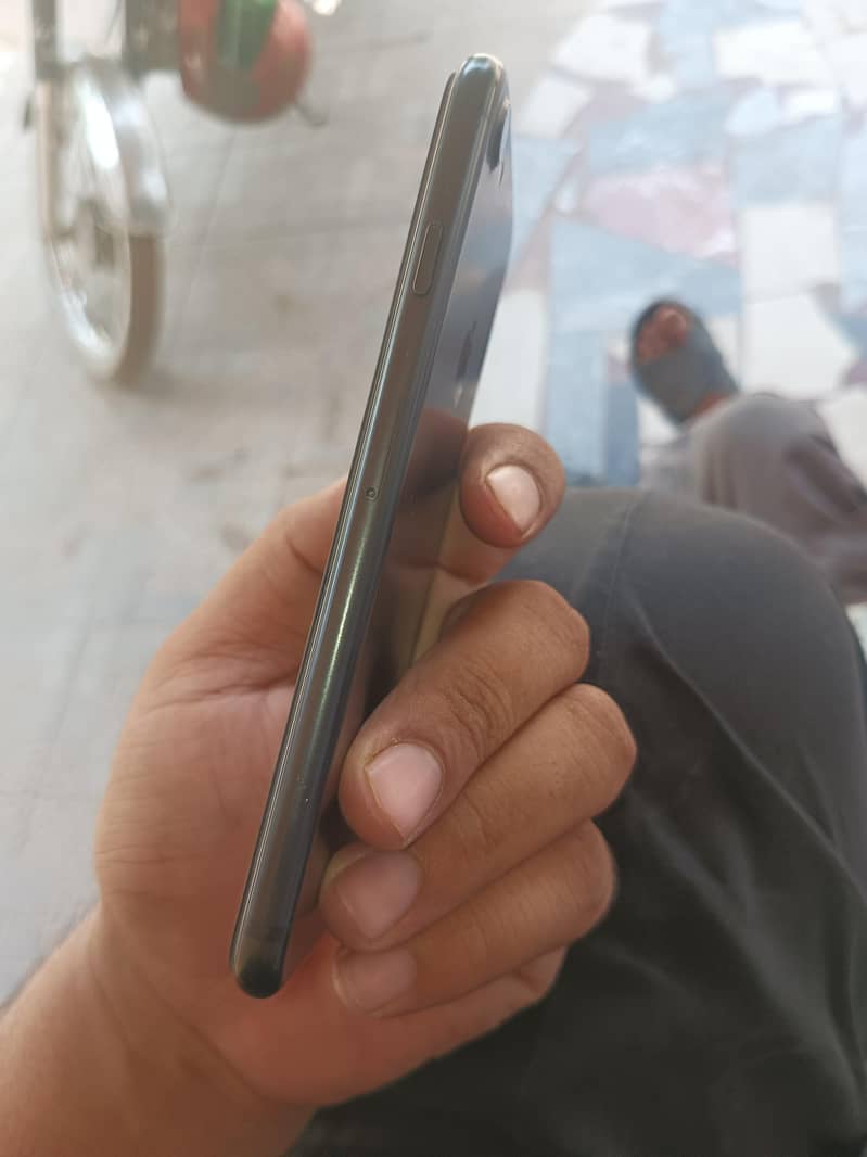 Apple iPhone 7 2