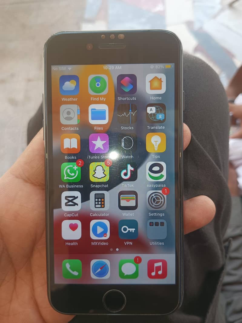 Apple iPhone 7 3