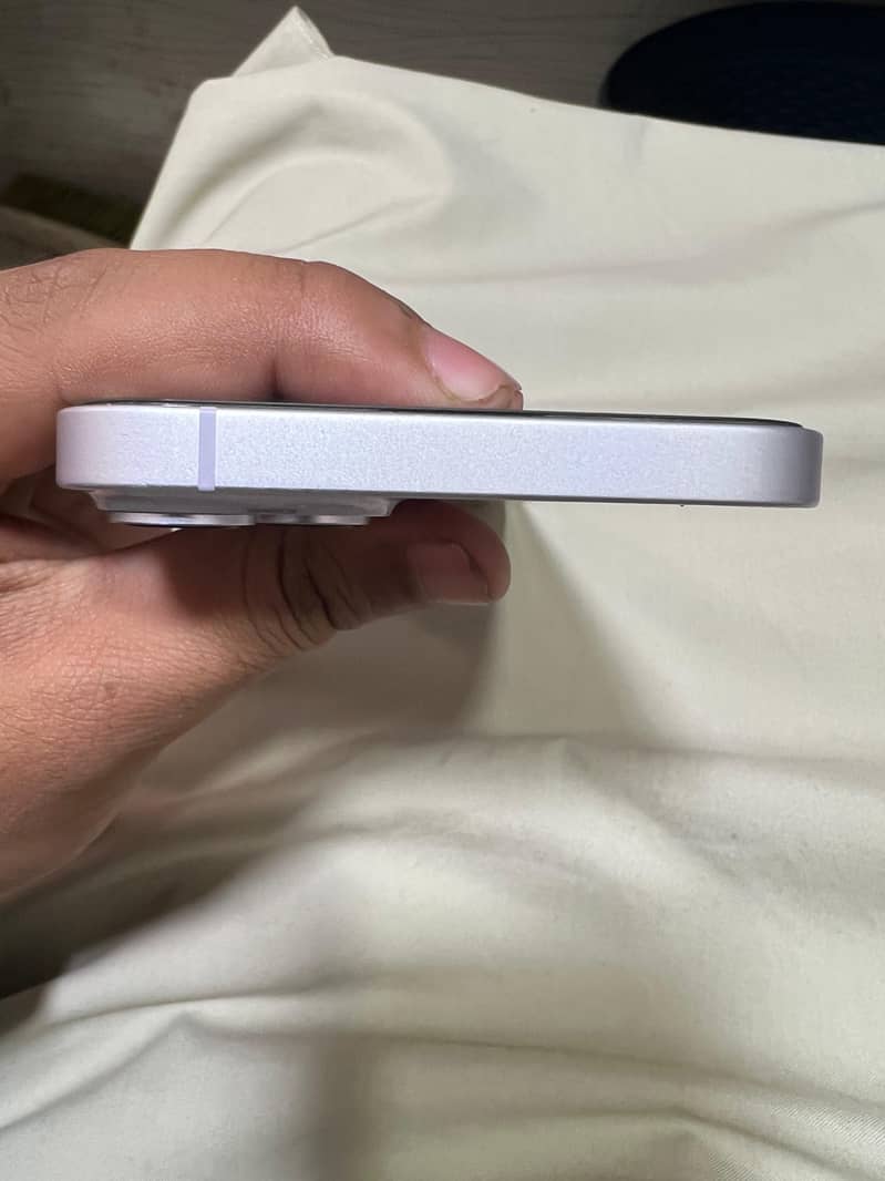 Apple iPhone 14 plus 0