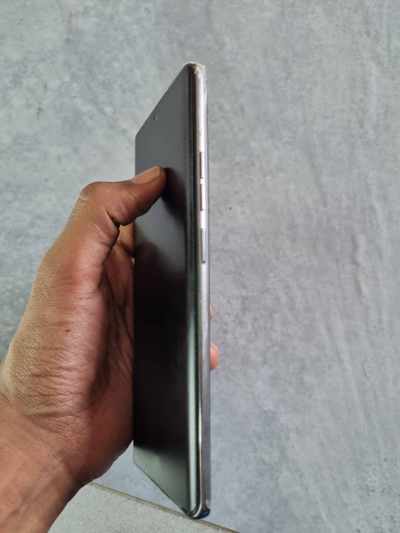 Tecno CAMON 40 Pro 4