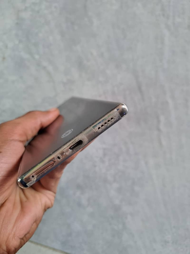 Tecno CAMON 40 Pro 8