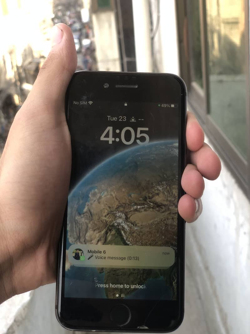Apple iPhone 8 1
