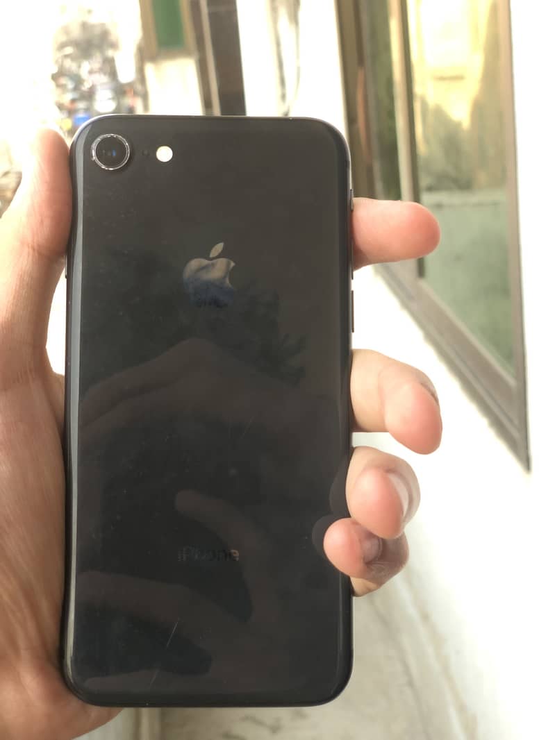 Apple iPhone 8 3